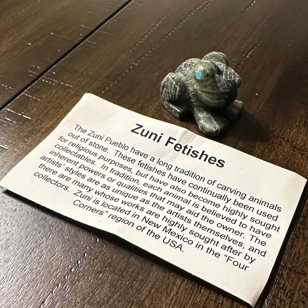 Carved Serpentine Zuni Frog with Turquoise Eyes